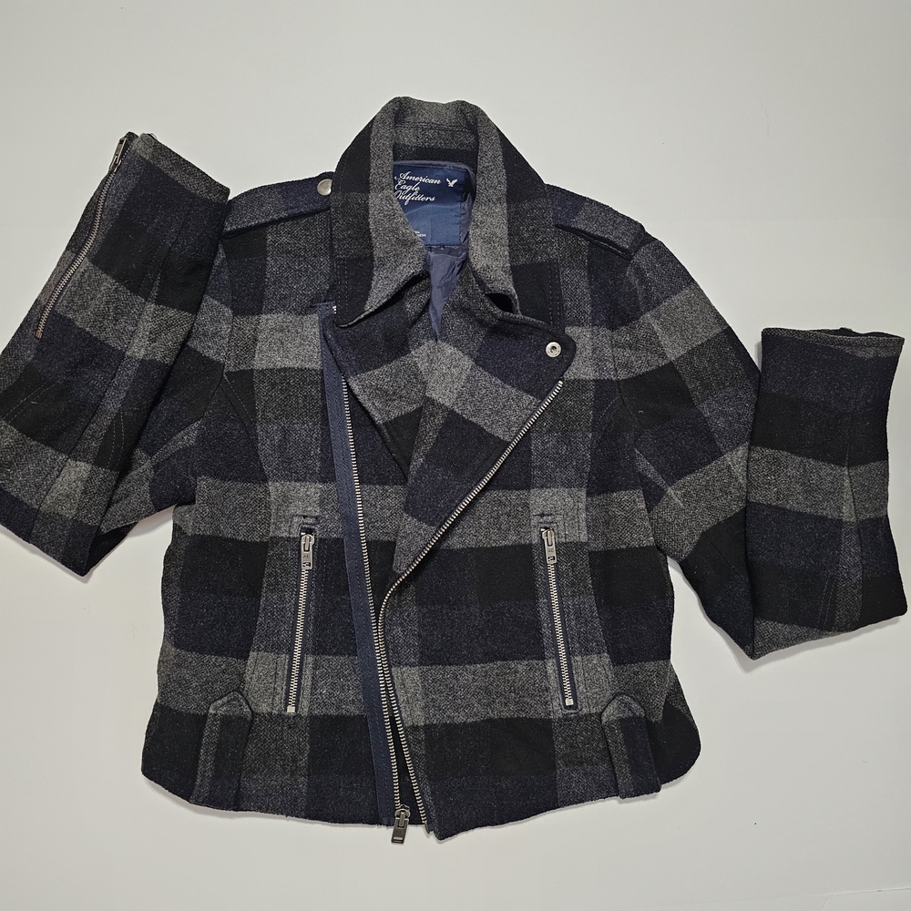 American Eagle Outfitters Women's Black and Gray Plaid Utility Jacket